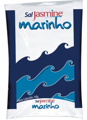 SAL MARINHO.png - SAL MARINHOSal IntegralNão refinadoPRESERVA TRAÇOS DE MINERAIS Ingredientes: Sal tipo 1 moído, iodato de potássio e antiumectante ferrocianeto de sódio (INS 535).NÃO CONTÉM GLÚTENDisponível na versão: 1 Kg. 